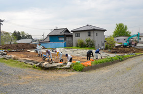 表土除去と遺構確認の様子