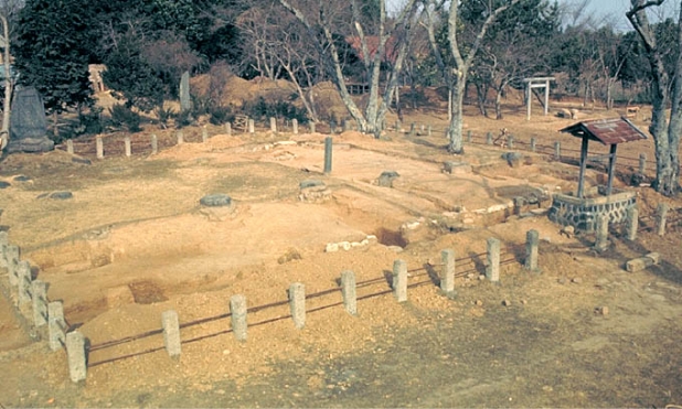 多賀城 正殿発掘当時（南西より見る）